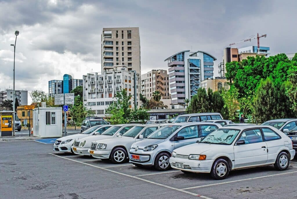 רכבים חונים